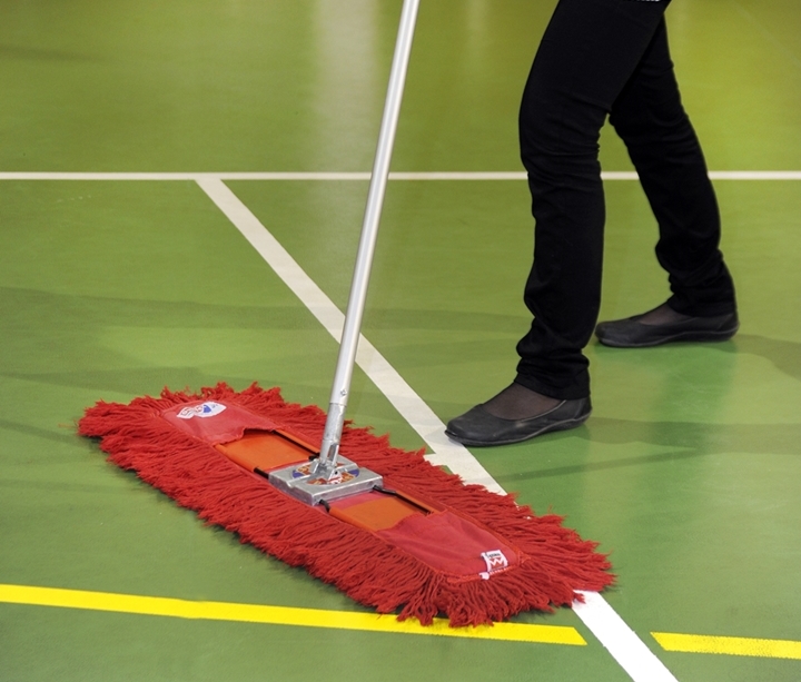 Hogyan tisztítsuk meg a linóleum padlót